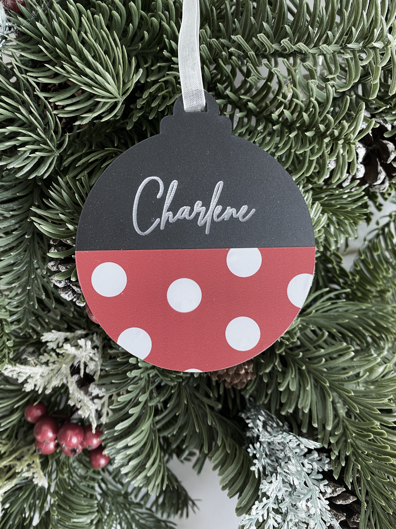 Minnie Round Ornament