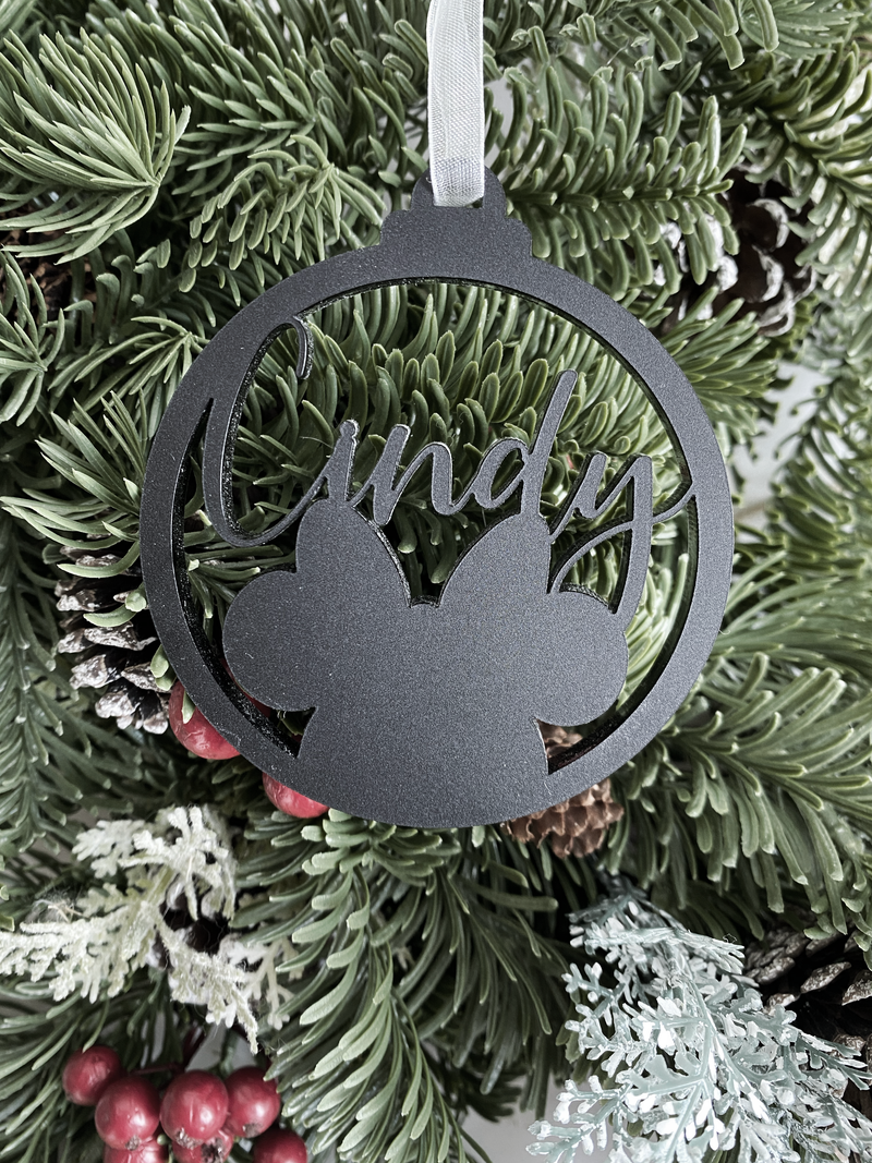 Minnie Silhouette Round Ornament